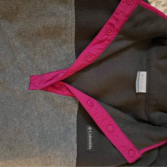 Columbia Jackets & Blazers - Columbia Charcoal and Magenta Fleece Pullover